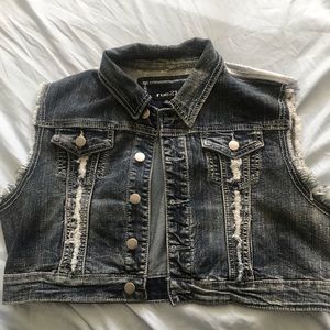 Cropped denim vest